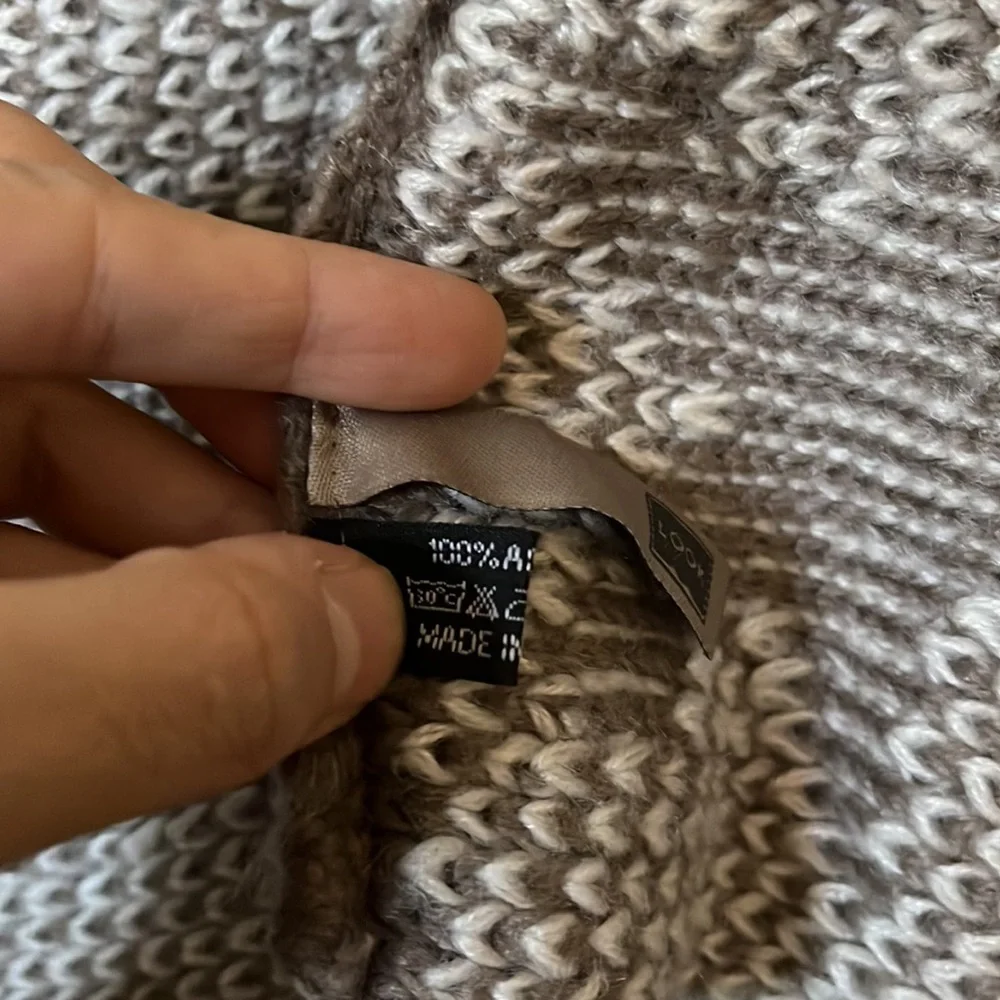 Chunky Star Knit Infiniti Scarf - Picture 7 of 11